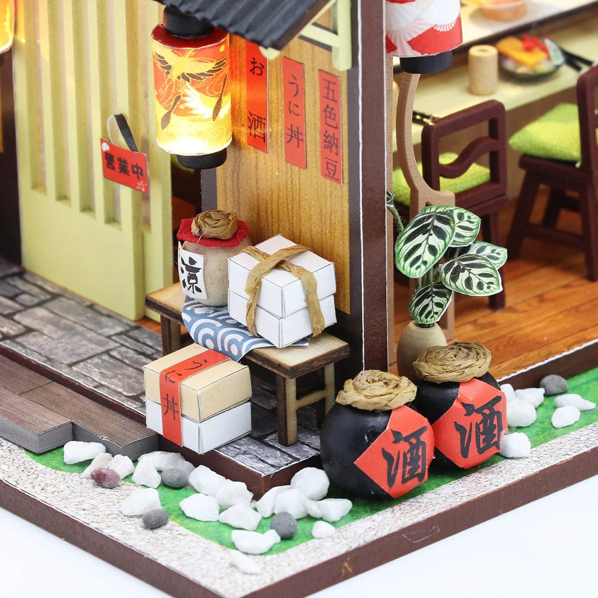 Pièces d'Exceptions Sushi Shop Doll House Mini DIY Kit Production Assembly Room Model Toys, Home Bedroom Decoration with Furniture, Wooden Crafts 3D